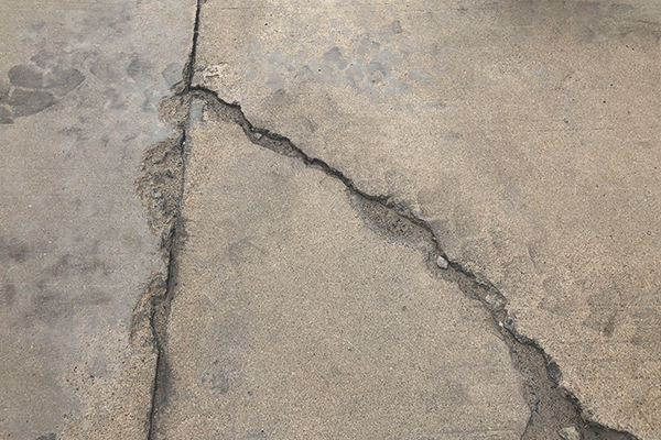 工厂混凝土路面断板,裂缝,啃边,坑洞修补案例